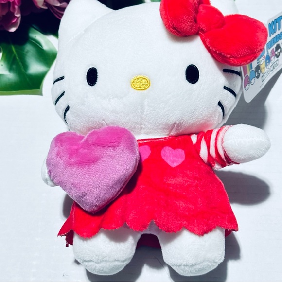 Valentine's Day Hello Kitty Plush 8in NEW - Picture 4 of 10